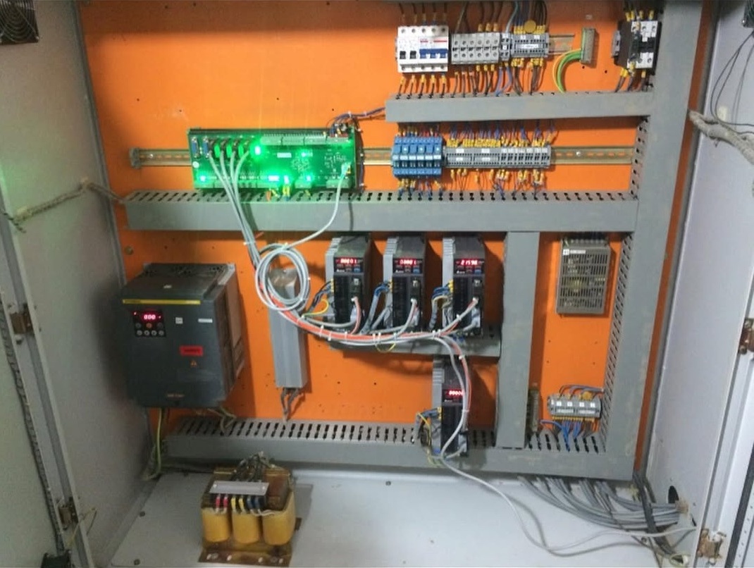 CNC Router with Automatic Tool Changer – Electronic Panel Troubleshooting (2019)